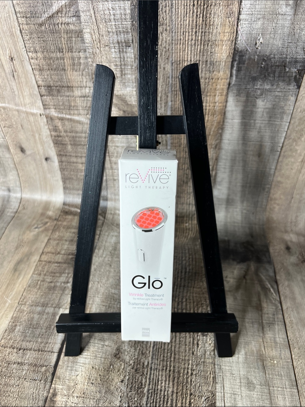 GLO jeans White Handheld Light Therapy Home Accent